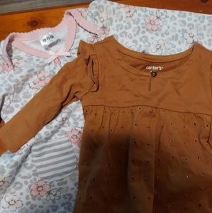 2 long sleeve blouses 0 to 3 months